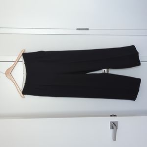 Aritzia Effortless Pants (Size 8, short)